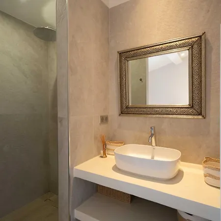 Villa A C - 8bdr 17p - Swimming Pool