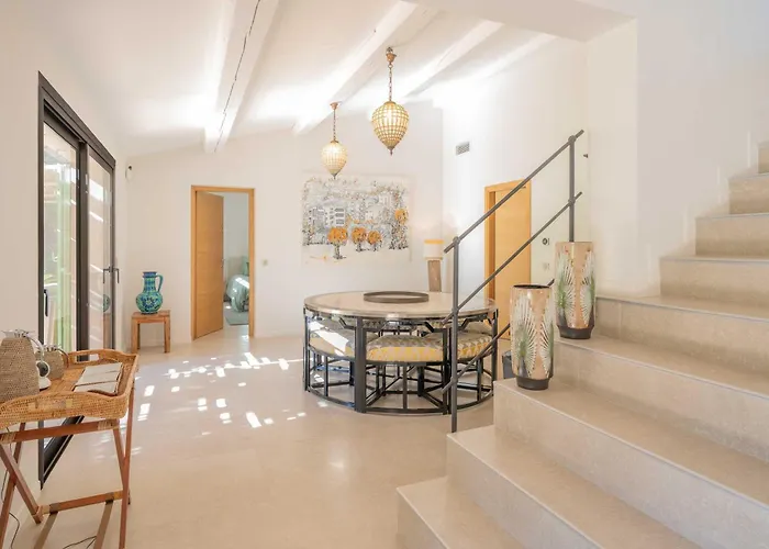 Villa A C - 8bdr 17p - Swimming Pool *