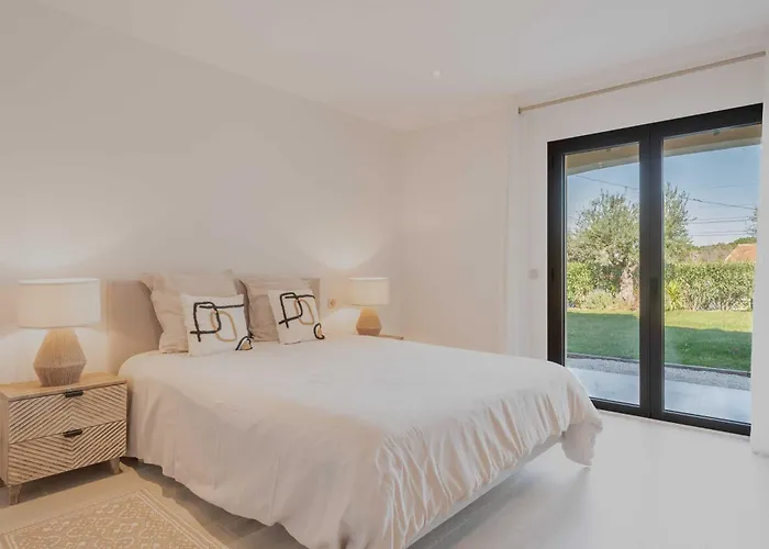 A C - 8bdr 17p - Swimming Pool Villa