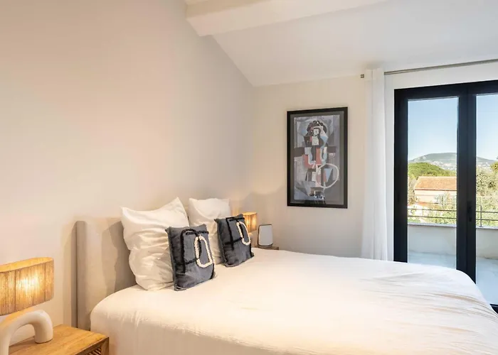 Villa A C - 8bdr 17p - Swimming Pool