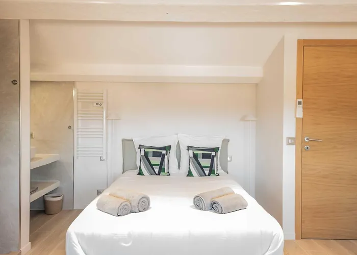 A C - 8bdr 17p - Swimming Pool Villa