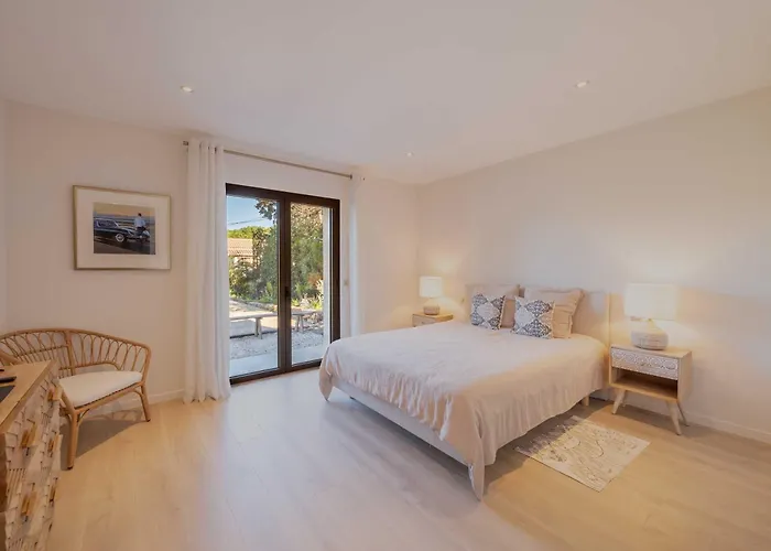 Villa A C - 8bdr 17p - Swimming Pool