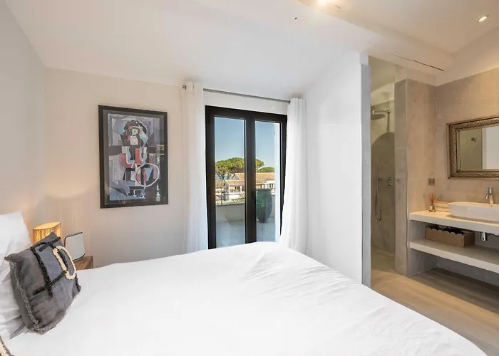 A C - 8bdr 17p - Swimming Pool Villa